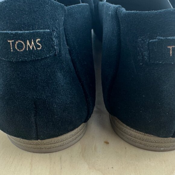 Toms Kelli Black Suede Tassel Flats - Picture 6 of 14